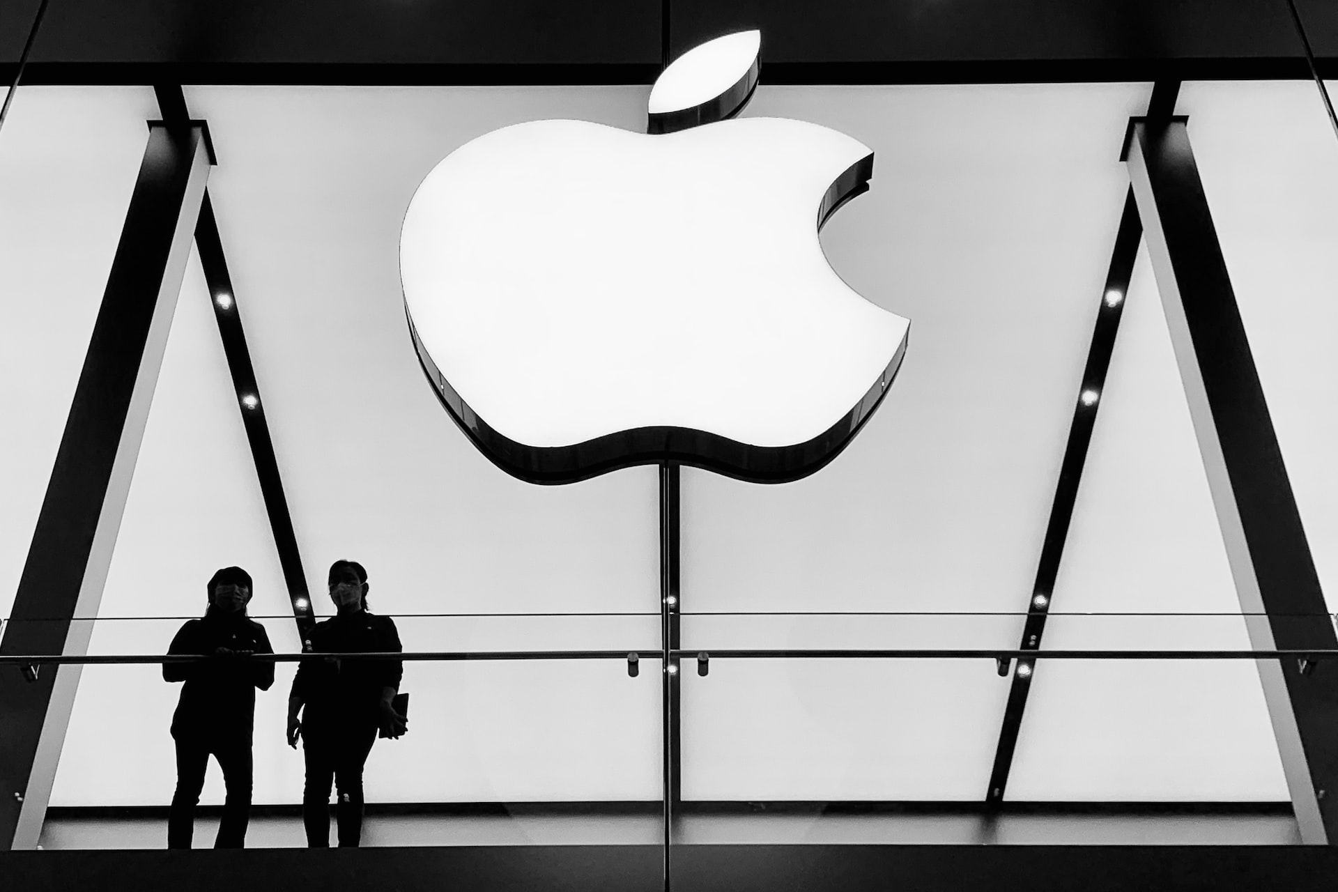 Apple Inc. may be p[lanning a new AI to battle ChatGPT and Bard